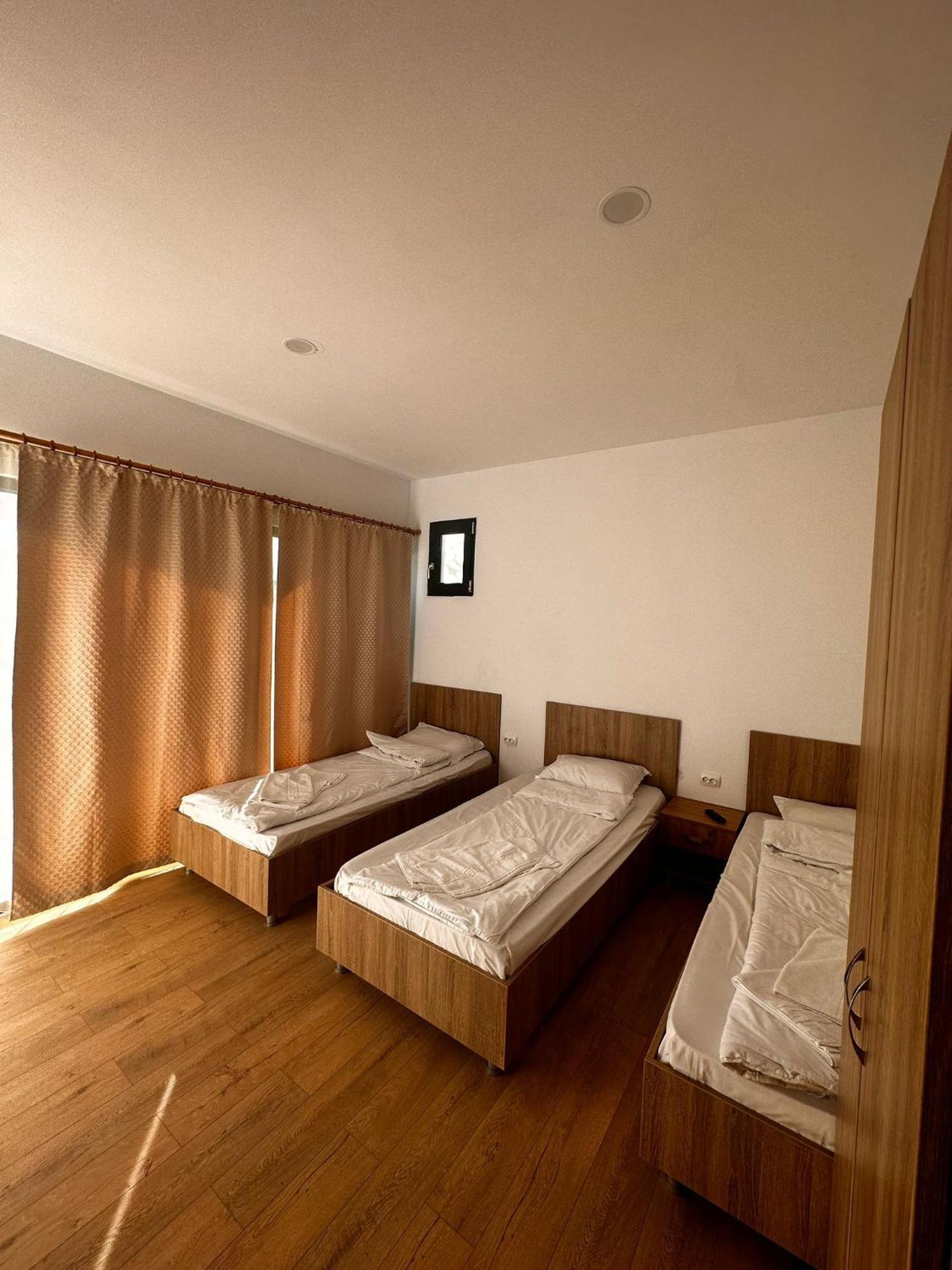 Complex Popas Pacurari Hotel Iasi Exterior foto